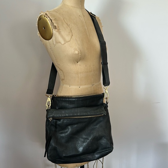 Margot New York Mickey black leather 3 compartment crossbody bag purse - Picture 5 of 12